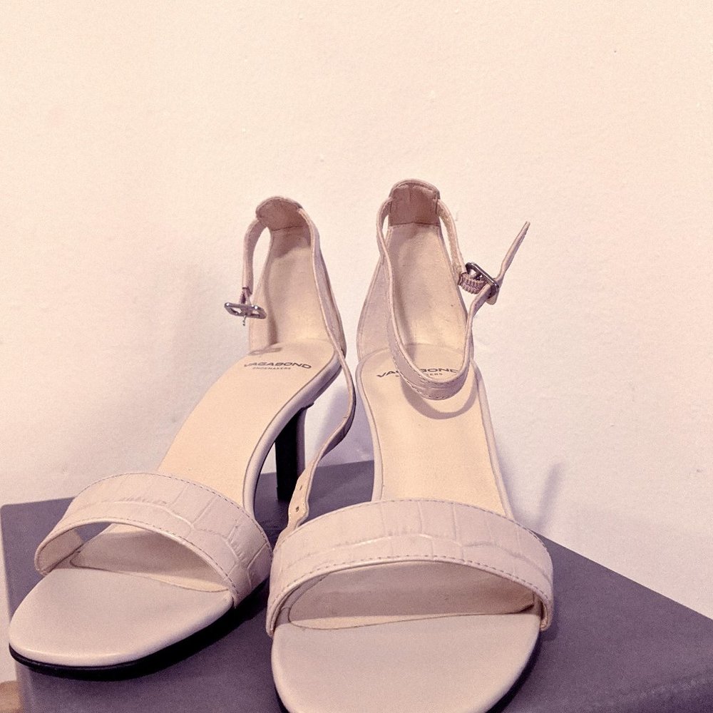 Vagabond - Amanda Two Strap - Off White